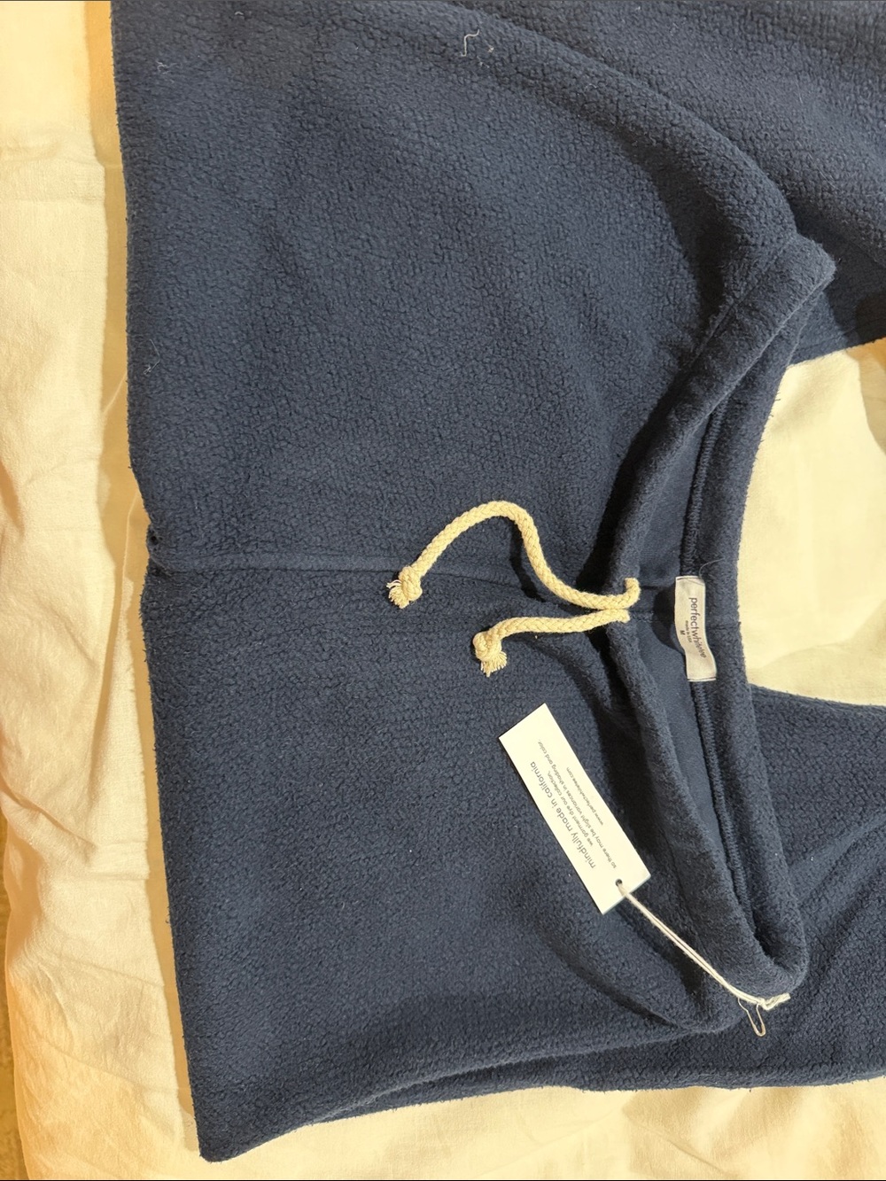 Perfectwhitetee Navy Terry Fleece Jogger Pants M NWT - Picture 3 of 4
